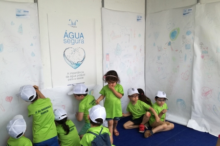 �GUAS DO MARCO DESAFIOU MAIS DE DOIS MIL ALUNOS A PENSAR NA IMPORT�NCIA DA �GUA